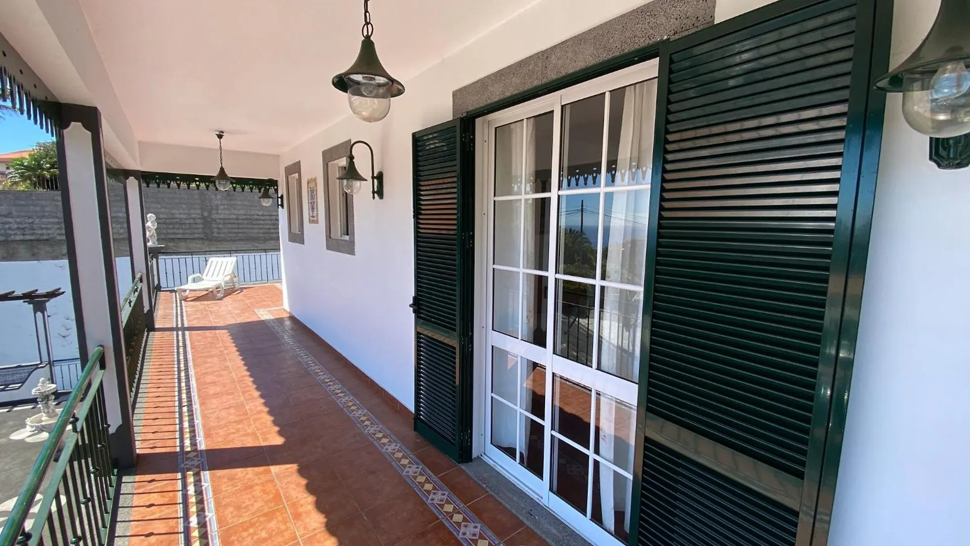Classic Tranquil Madeiran 4-Bedroom Villa Funchal