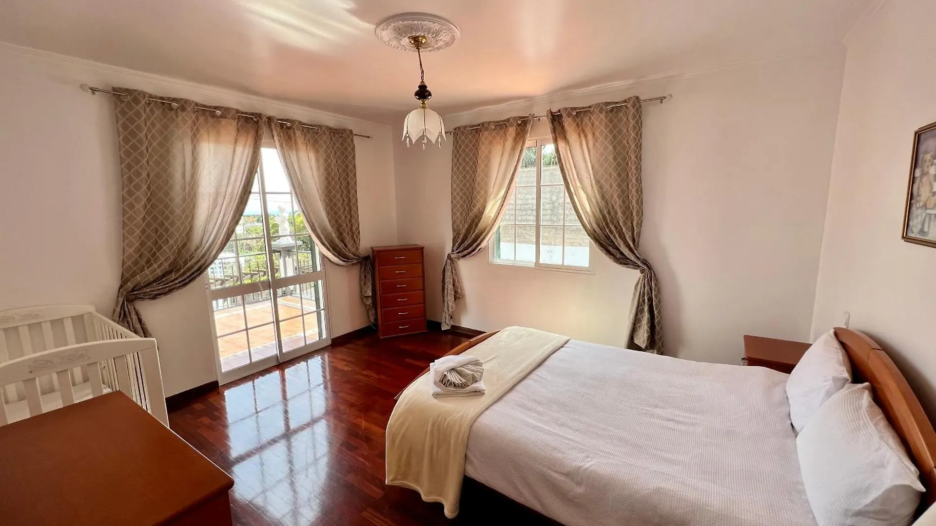 Classic Tranquil Madeiran 4-Bedroom Villa Funchal 0*, Φουνκάλ