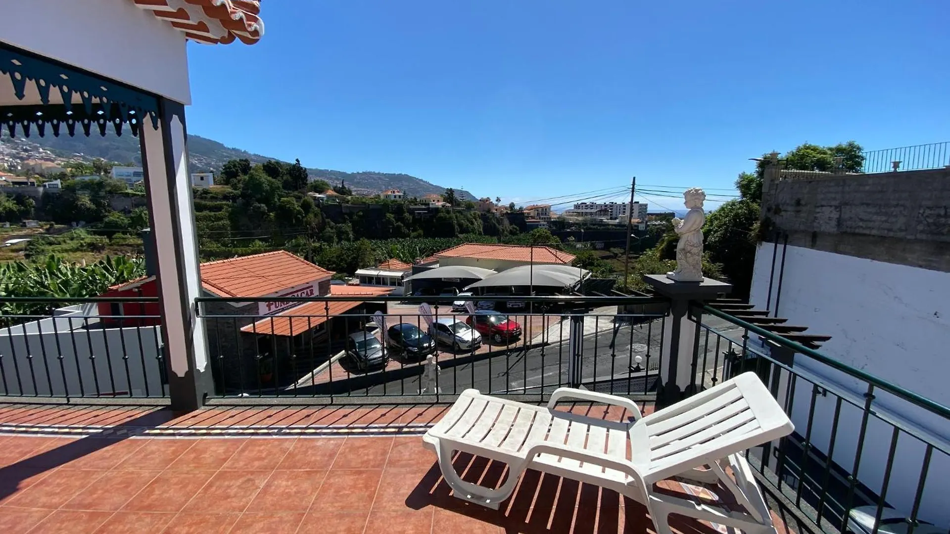 Classic Tranquil Madeiran 4-Bedroom Villa Funchal  Φουνκάλ