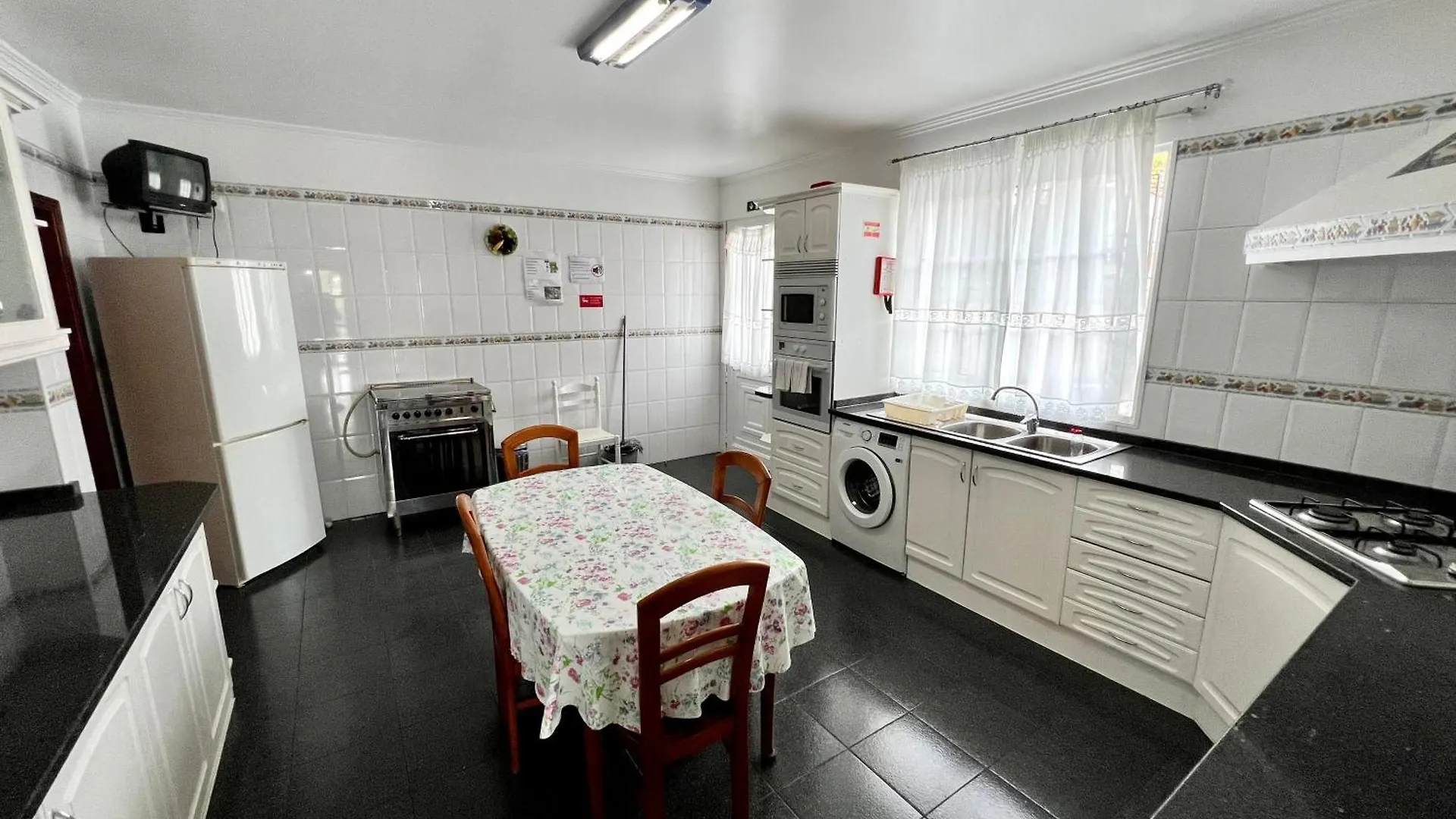 Classic Tranquil Madeiran 4-Bedroom Villa Funchal Πορτογαλία