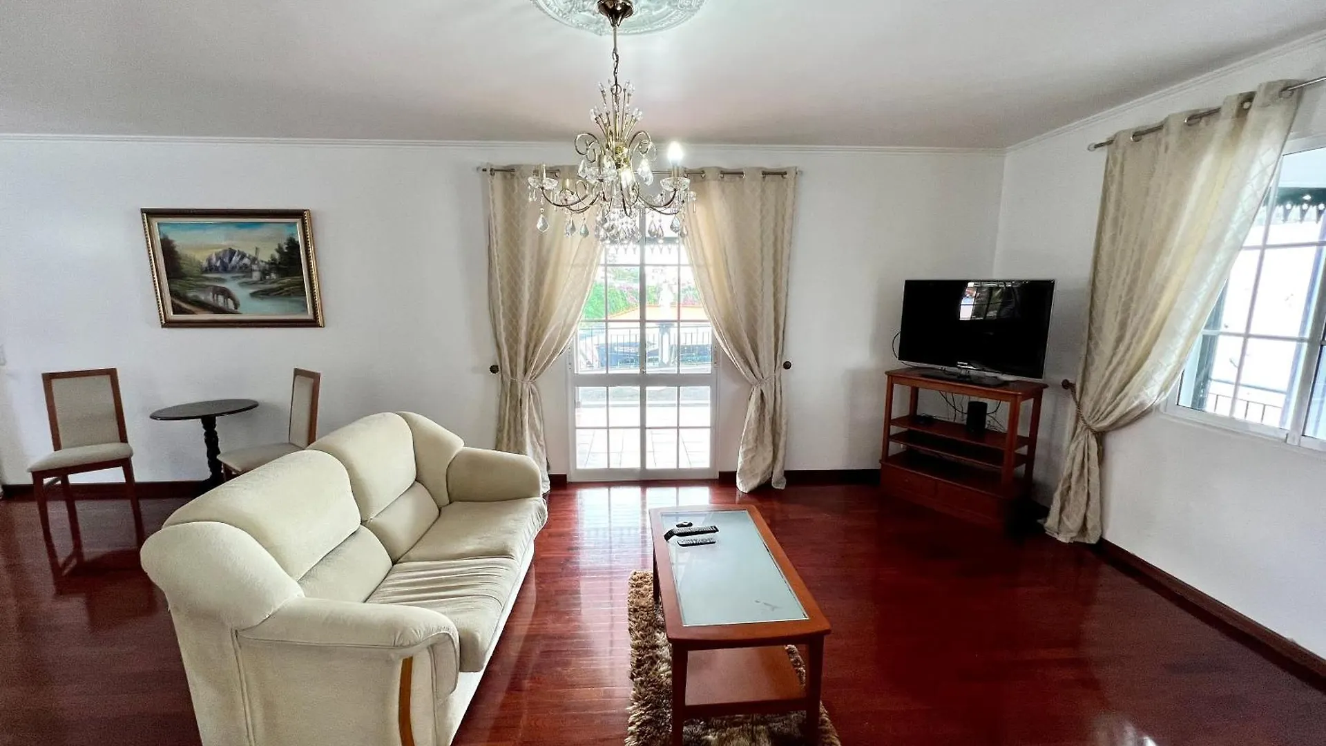 Classic Tranquil Madeiran 4-Bedroom Villa Funchal