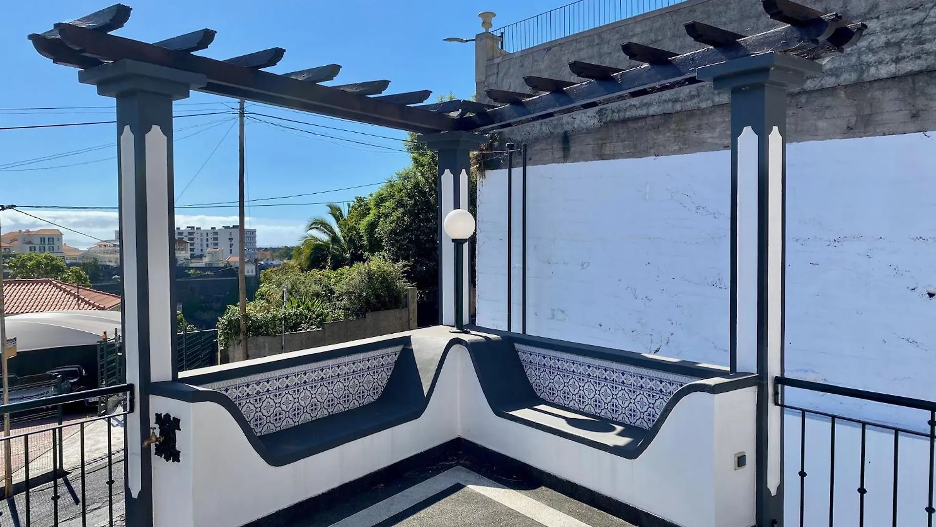 Classic Tranquil Madeiran 4-Bedroom Villa Funchal